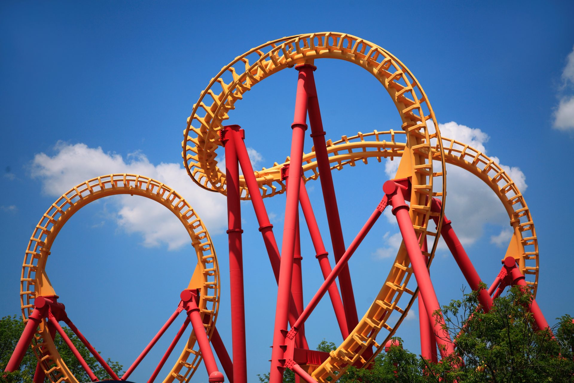 Theme Park Travel for Families | Holiday Planit
